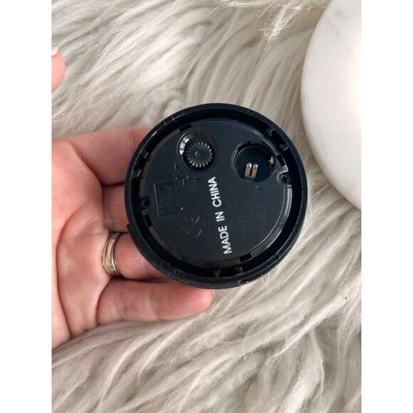 Citizen Marble Half Sphere desk Clock White - Picture 5 of 8